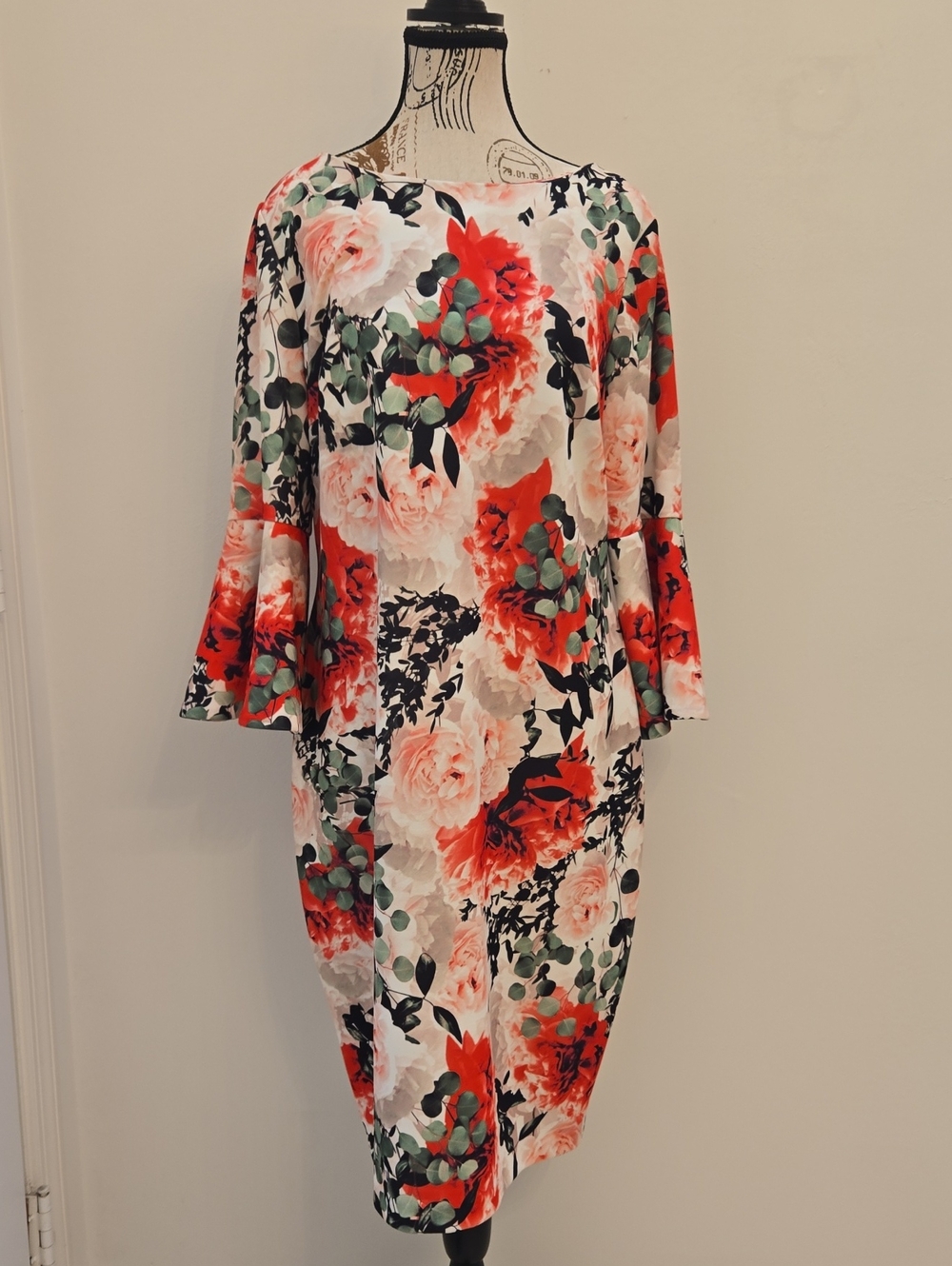 Calvin Kkein Floral Bell-Sleeve Shift Dress in Red and White Insize 14